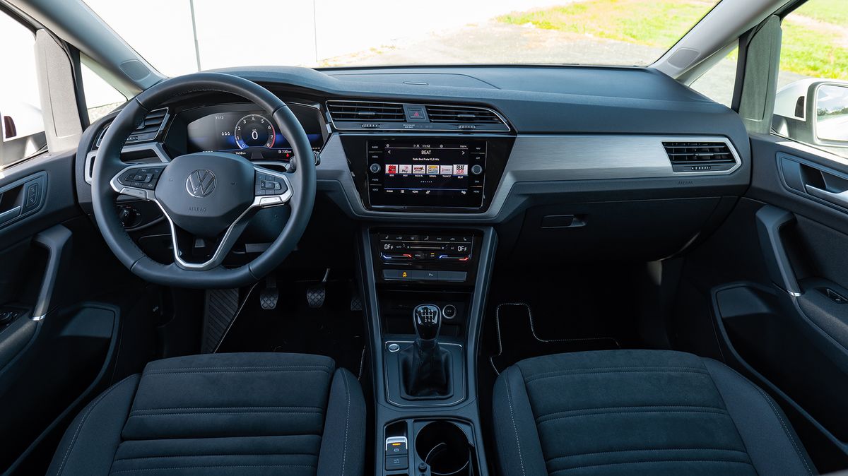 Rodiny zapláčou, poslední VW podle staré receptury končí! Teď je v akci, pořád nabízí i diesel s manuálem